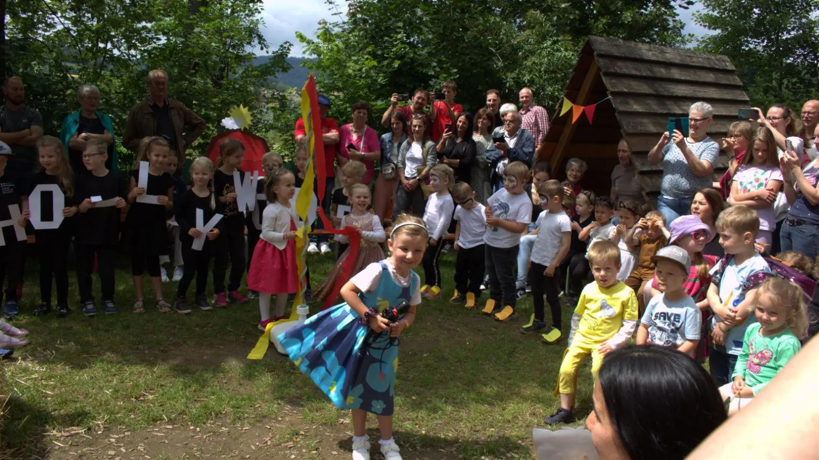 Das Sommerfest im Kinderhaus Friedenfels kam ausgezeichnet an. (Bild: Kinderhaus Friedenfels/exb)