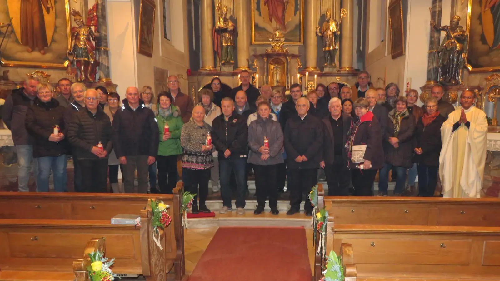 19 Paar feierten in der Pfarrkirche ihre Ehejubiläen. (Bild: Johann Adam)