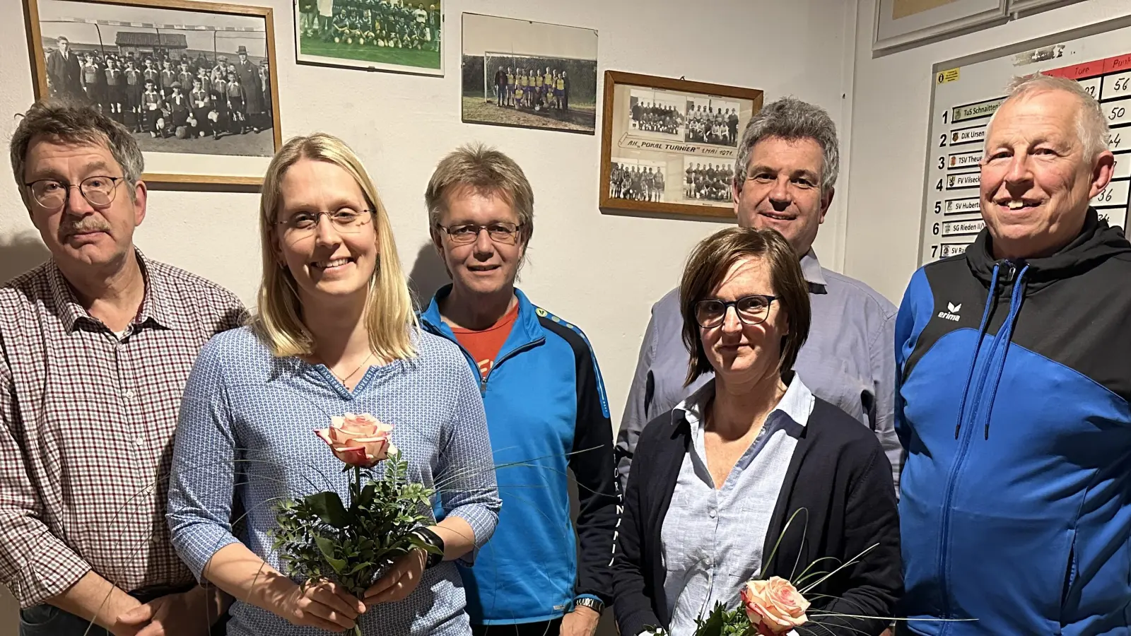 Die Volleyballabteilung im TuS Schnaittenbach bestätigt ihren Vorstand (von links): TuS-Vorsitzender Gerald Dagner, Martina Igl-Kellner, TuS-Jugendleiter Franz Schumann, Sandra Werner, Bürgermeister Manfred Schlosser und Präsident Günter Dobmeier. (Bild: Aneta Siegert/exb)