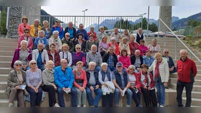 Die Reisegruppe vor der Baustelle des Brenner Basistunnels. (Bild: Annemarie Graf)