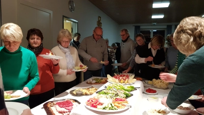 Gut angenommen wurde das Frauenfrühstück von der Bevölkerung im Pfarrheim. (Bild: Peter Garreiss)