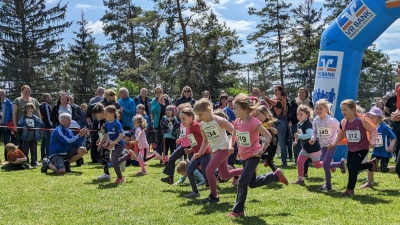 Der Wiesenlauf ist fester Bestandteil des Frühlingsfest in Fürnried. Es werden wieder Teilnehmer aus dem ganzen Landkreis erwartet. (Archivbild: Jennifer Härlein/exb )