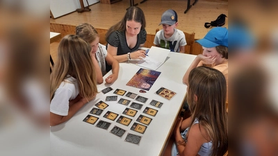 Escape-Game beim Ferienprogramm der Pfarrbücherei. (Bild: Margit Dobmeier)