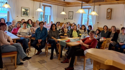 Großen Anklang fand das Blumenschmuckkaffeekränzchen in Eckeltshof. (Bild: Erika Loos)