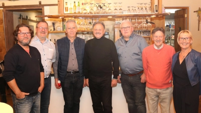 Von links nach rechts: Martin Niedermeier, Helmut Lindner, Hans Hauser, Gerhard Bittner, Willi Gierl, Konrad Mauderer und Sabine Wirth. (Bild: Hans Hauser )