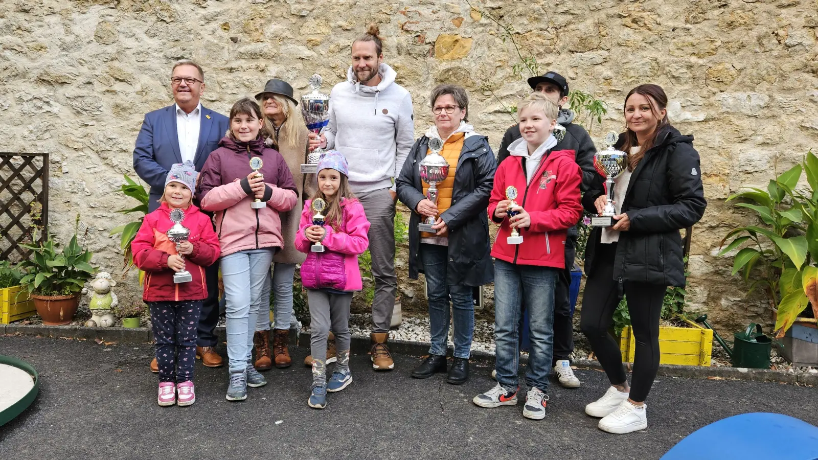 Die Sieger der Stadtmeisterschaft im Miniaturgolf. (Bild: Joachim Eck)