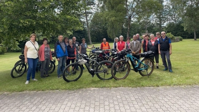 Mit Rad auf Pilgertour nach Mantel: Die Pfarrei Parkstein hatte dazu eingeladen.  (Bild: Angela Bösl/exb)