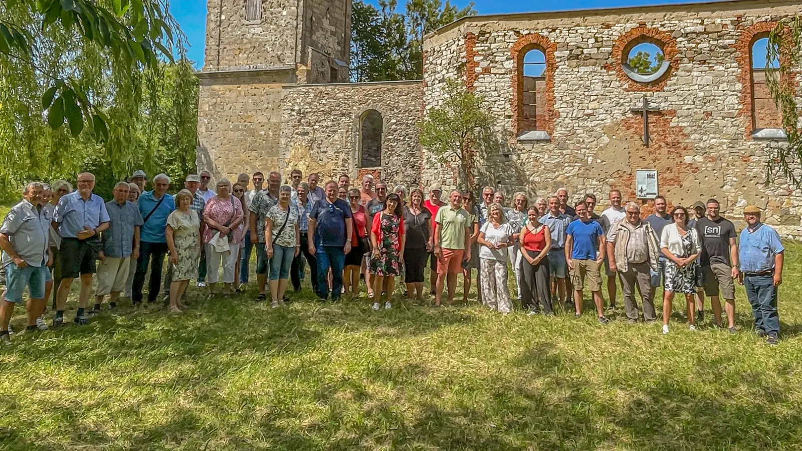 Die alte Kirchenruine in der ehemaligen Ortschaft Hagennohe ist nicht nur ein Relikt aus alten Zeiten sondern auch ein Ort der Erinnerung.  (Bild: Hans Walter)