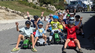 Bobbycar-Rennen in Falkenberg.  (Bild: Thomas Bitterer)