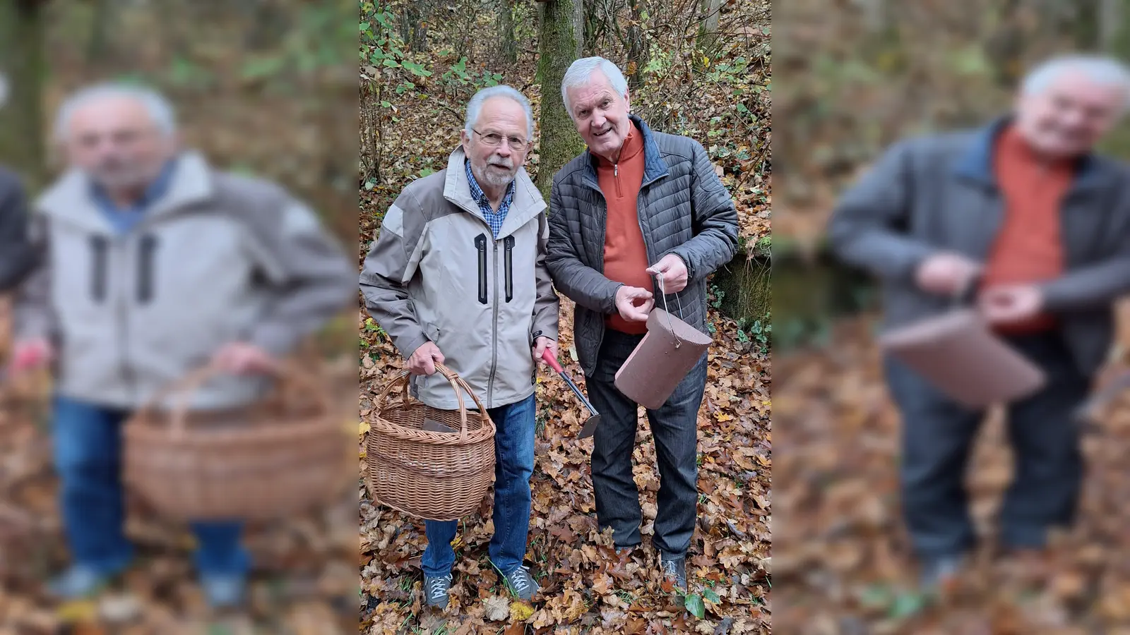 Bernhard Wiezorek (links) und Siegfried Grasser (rechts) warten und reparieren die Nistkästen bei Bedarf. (Bild: Franz Wagner)