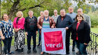 Von links nach rechts: Marina Mühlbauer, Lydia Schimmer, Josef Bayer, Karin Meier, Roland Glatzl, Michael Marx, Emmeram Kiener, Georg Roth, Ludwig Blank, Eva Bößl. (Bild: Foto Heuberger)