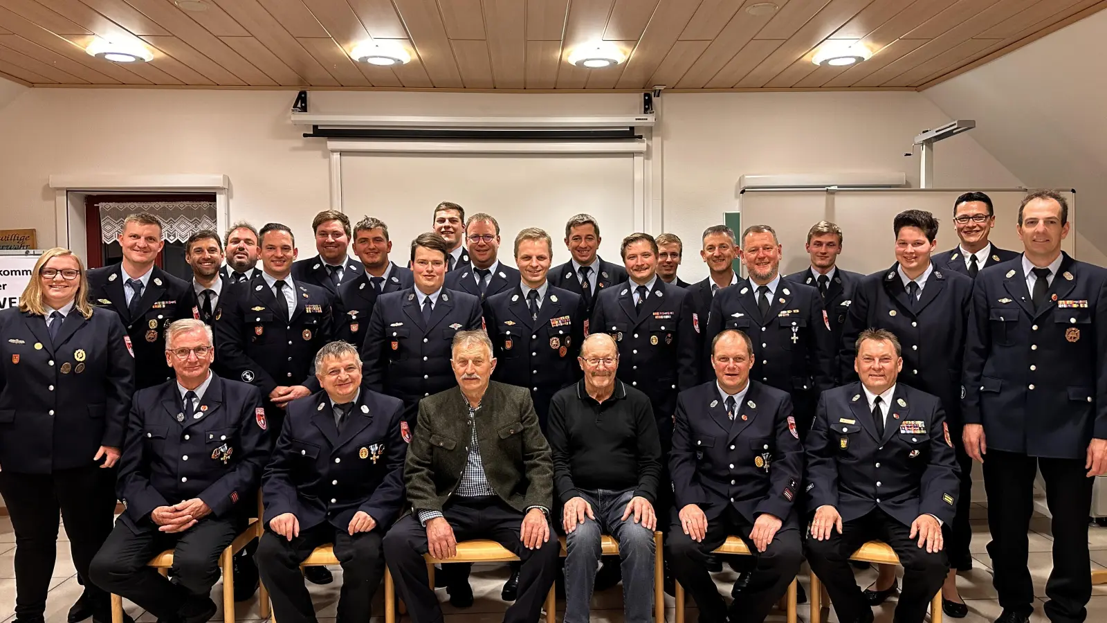 Verabschiedungen, Ehrungen und Beförderungen stehen beim Kameradschaftsabend der Feuerwehr Ursensollen auf dem Programm. (Bild: Josef Graml/exb)