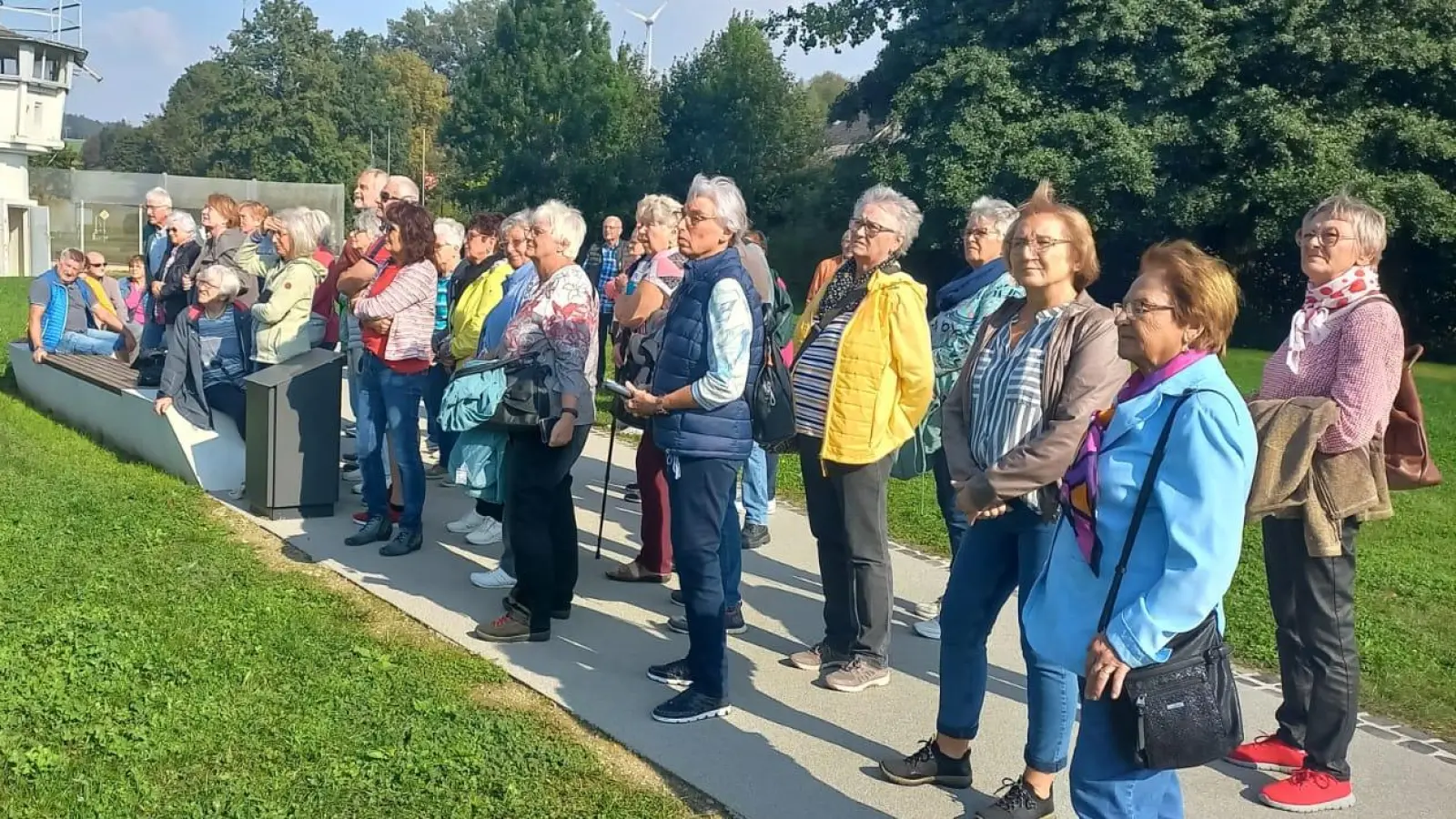 Die Gruppe an der ehemaligen innerdeutschen Grenze (Bild: Reinhard Naber)