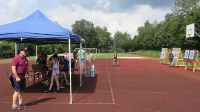 Bogenschießen stand auf dem Programm der SK Griesbach.  (Bild: Ludwig Gradl)