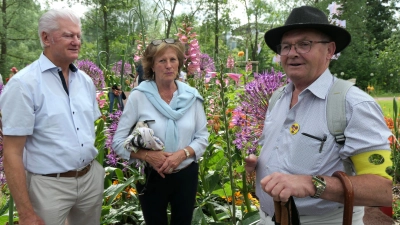 Vorstand Werner Renner mit Gattin Erika und der Vorstand des Aquariumvereins Richard Sperber (Bild: Dieter Eberl - Förderverein St. Anna)