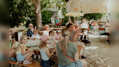 Beim Sommerfest des Kinderpalliativteams gab es für die Gäste viel zu erleben (Bild: Heinke Scheel)