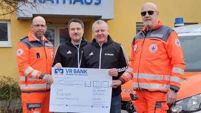 Die First Responder dürfen sich über eine großzügige Spende als Helfer vor Ort in der Gemeinde freuen. (Bild: Thomas Grabinger)