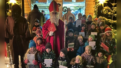 Die Adventskalender haben die Kinder selbst entworfen.  (Bild: Norbert Kopp/exb)