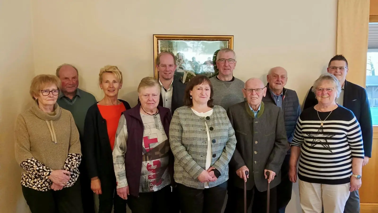 Anneliese Hartinger, Albert Stangl, Heidi Dotzler, Hannelore Uhlig, Konrad Kiener, Marianne Schieder, Josef Kalb, Reinhard Rädl, Ludwig Burkhard, Helene Bauderer und Bernd Steinkirchner (von links). (Bild: Marianne Schieder)