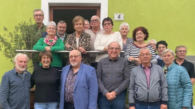 Gruppenfoto von Klassentreffen (Bild: Elisabeth Heider)