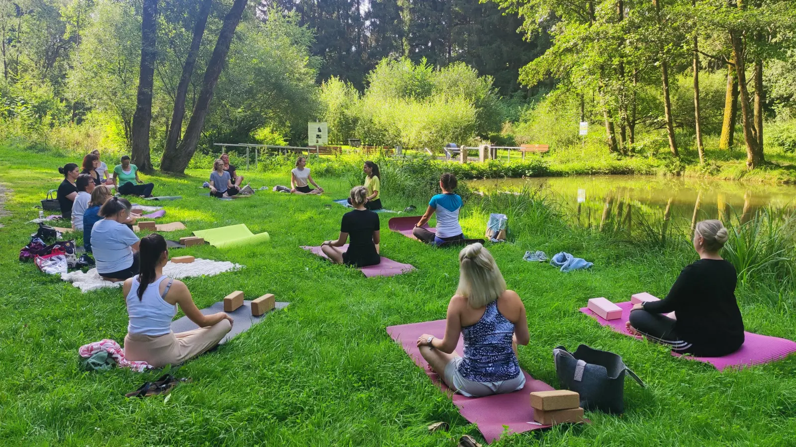 Sommeryoga (Bild: Erika Grötsch)