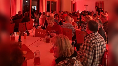 Gesellige Runde, Zoiglabend ist mehr als nur Bier trinken!  (Bild: Georg Hirsch)