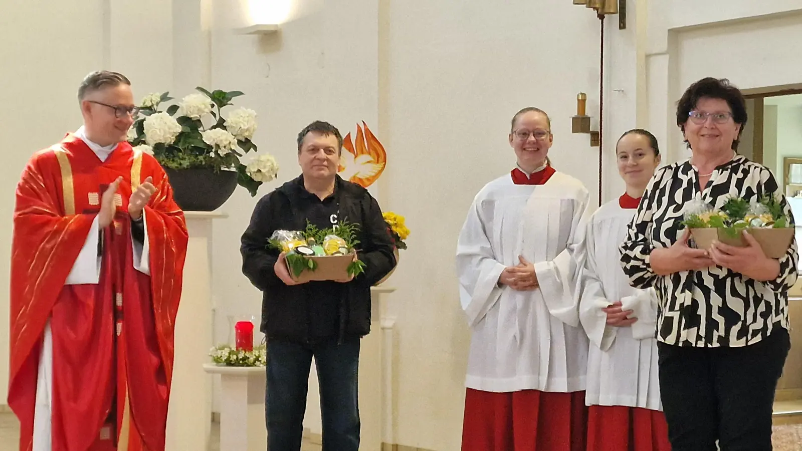 Ein herzliches Vergelt’s Gott an Margit Reichenberger und Peter Helgert für ihren unermüdlichen Einsatz im Dienst unserer Kirche! (Bild: Josef Kleber)
