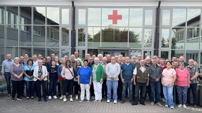 Auszeichnung treuer Blutspenderinnen und Blutspender im BRK Kreisverband Weiden und Neustadt/WN  (Bild: Markus Zimmermann)