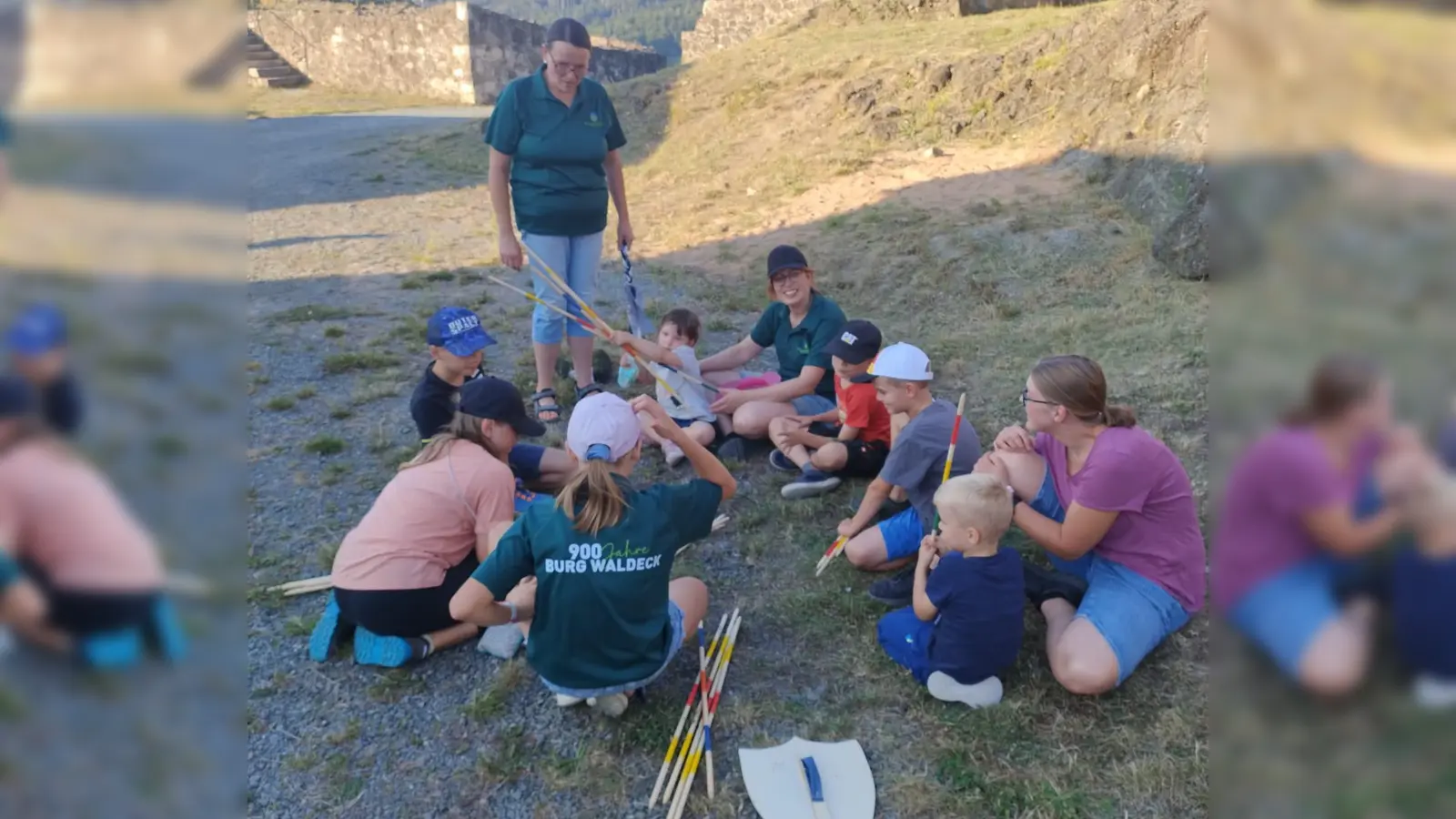 Spiele, wie Riesenmikado, Sackhüpfen, Eierlauf und Ringwurf kamen bei den Kindern bestens an.  (Bild: Johannes Wagner)