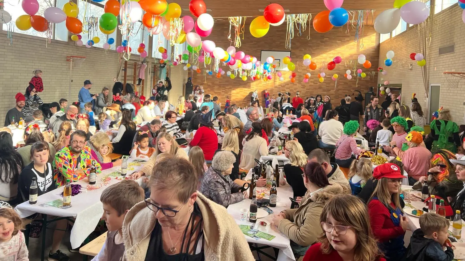 Volles Haus beim Kinderfasching des VfB Rothenstadt. (Bild: VfB Rothenstadt/exb)