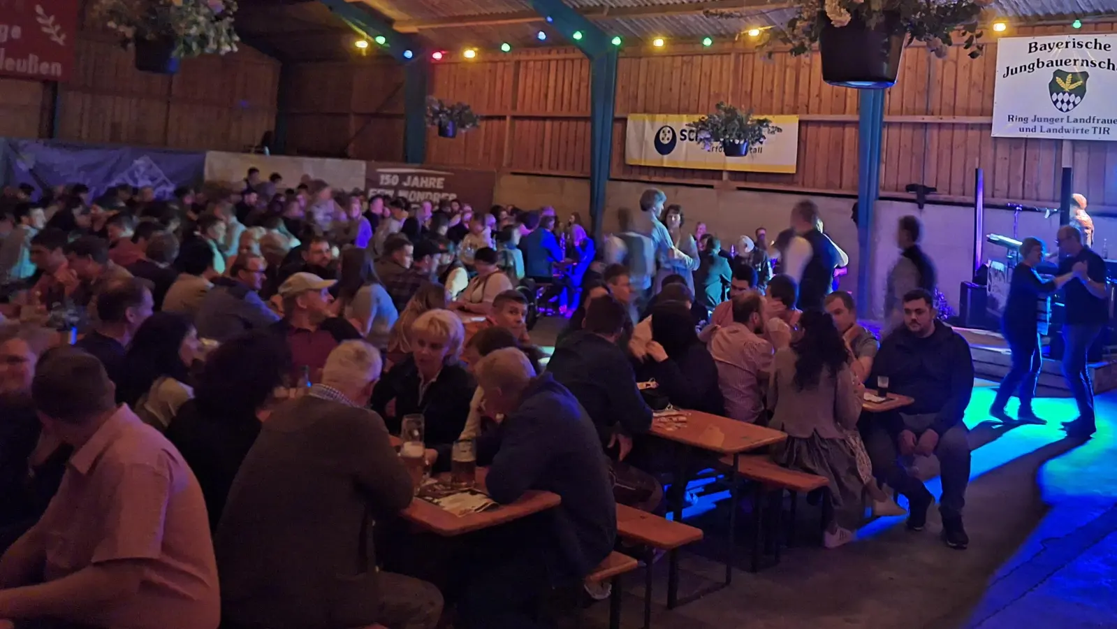 Gut besucht war das Zoigl- und Weinfest der Landfrauen in Pleußen. (Bild: Ring junger Landfrauen/exb)