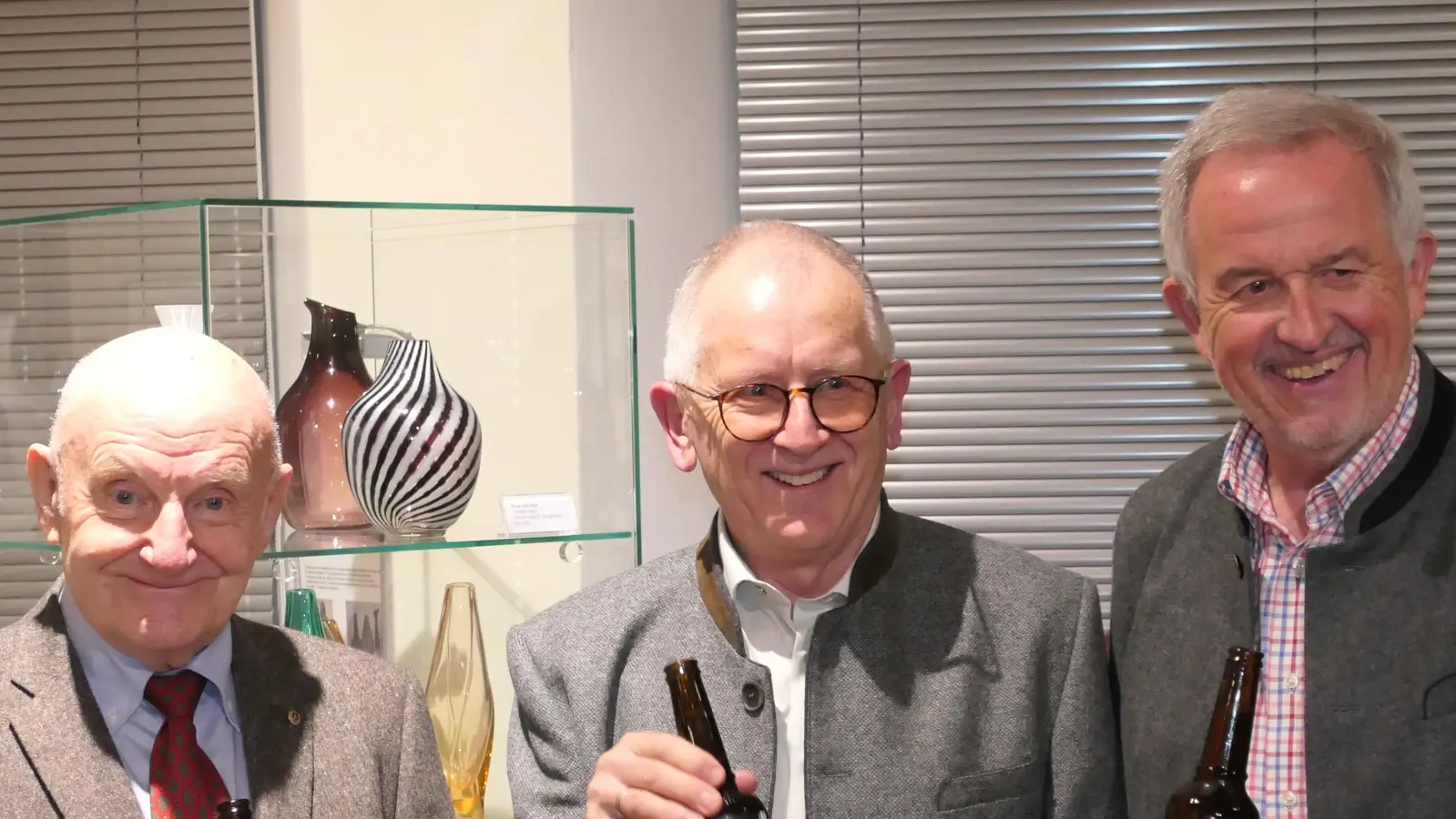 Die drei Festredner Hans Seemann, Benno Krottenthaler und Udo Dönch (von links) stießen auf den Erfolg der Sonderausstellung an.  (Bild: Robert Sladky/exb)