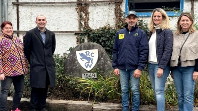 Die neue Vorstandschaft des RCW stellt sich zum Erinnerungsbild: Von rechts nach links: Kassier Daniela Baier, 1. Vorsitzende Melanie Kuhl, 2. Vorsitzender Roland Boost, Beisitzer Benedikt Meißner und Tanja Marschner. Es fehlt krankheitsbedingt die Schriftführerin Annalena Stock. (Bild: Reinhard Kreuzer)