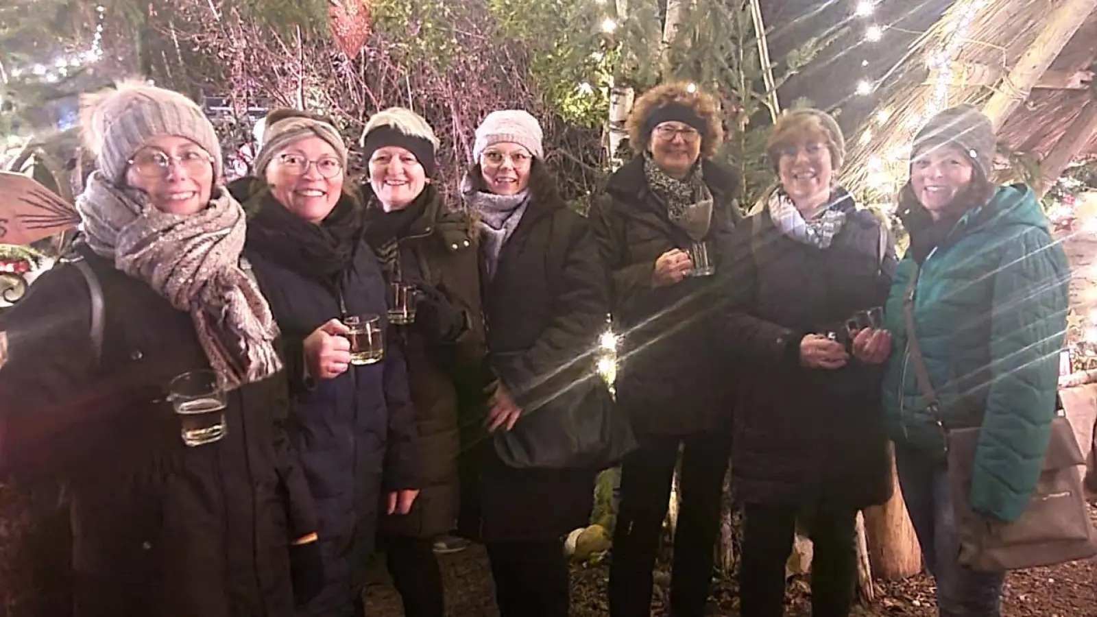 Das Landvolk erlebt eine beeindruckende Waldweihnacht in Halsbach bei Altötting (Bild: Margot Lang)