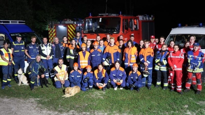 Die Jugendfeuerwehrler und ihre Jugendwarte, die Wasserwacht Vilseck, das THW Sulzbach-Rosenberg, sowie zahlreiche Helfer waren beim diesjährigen Berufsfeuerwehrtag im Einsatz. (Bild: Christina Rabenstein)