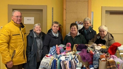 Monika Sebald, Resi Käs, Maria Wagner, Ingrid Meyer, Elke Reichhardt, Helmut Wächter (von rechts). (Bild: Ingrid Meyer)