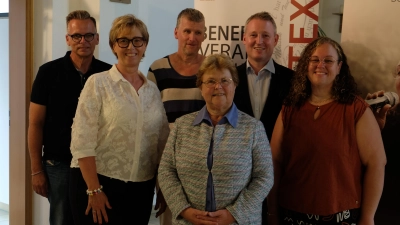 von links nach rechts: Alexander Brittinger, Stadträtin Sabine Zeidler, Wolfgang Göldner, Dr. med. Gabriele Hagemann, Bürgermeister Johannes Kett, Bettina Mildner <br> (Bild: Josef Heil)