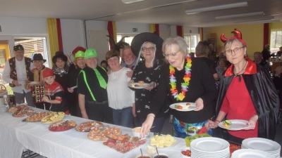 Faschingsbrunch für die Seniorinnen und Senioren in Bechtsrieth (Bild: fz)