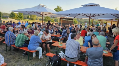 Mit dem ersten Backofenfest landete das Team des neuen Backofenvereins einen vollen Erfolg.  (Bild: vsr)