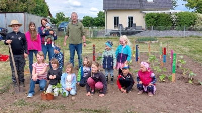 Kürbispflanzaktion für Kinder bei der Siedlergemeinschaft Rosenberg. (Bild: Jürgen Hofmann)