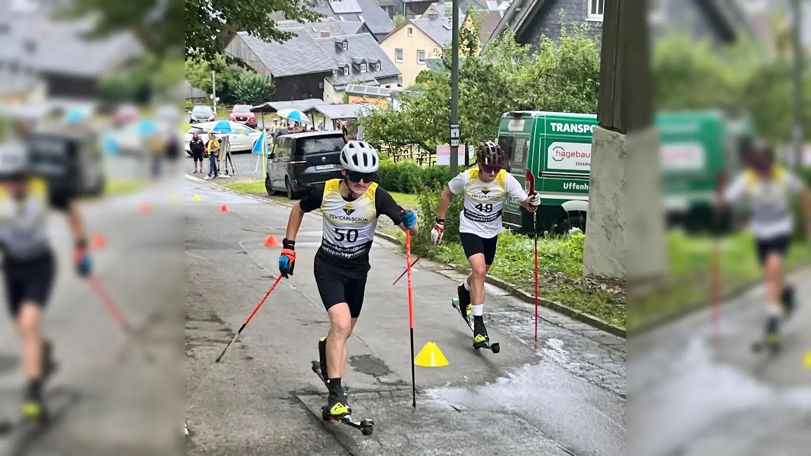 Im Sprintrennen hatte der Hirschauer Niklas Blaschke vom SC Monte Kaolino Hirschau (rechts) noch das Nachsehen gegen seinen Kontrahenten und Trainingspartner Alexander Buschek vom SC Furth im Wald und wurde Zweiter. Beim Distanzrennen am Folgetag tauschten die beiden dann die Plätze (Bild: Wolfgang Blaschke)