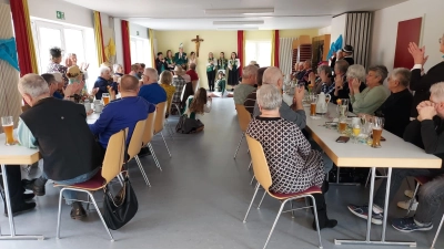 Senioren empfangen den Hammerleser Faschingsverein  (Bild: Wolfgang Herrmann)