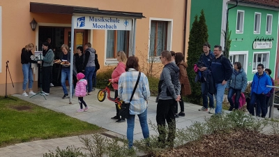 Die Musikschule am Marktplatz in Moosbach betreut derzeit über 300 Schüler.  (Bild: gi)
