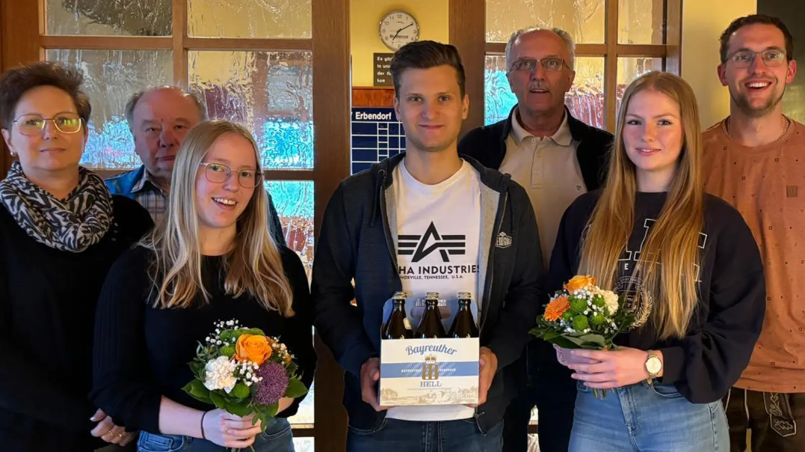 Lena Dietrich, Dominik Kunz und Jasmin Sünkel (vorne, von links) sind aktive Sportler des TSV Erbendorf. (Bild: TSV Erbendorf/exb)