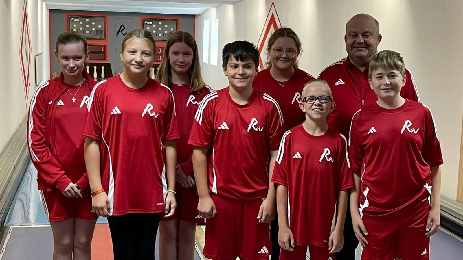 Jugendmannschaft U14 mit Trainer Anton Stahl  (Bild: Martina Lorenz )