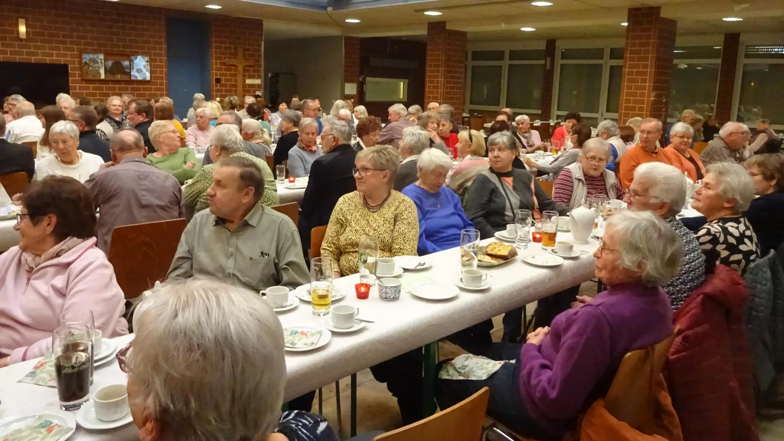 Gut besucht war die Seniorenfeier des BRK. (Bild: Josef Birkner)