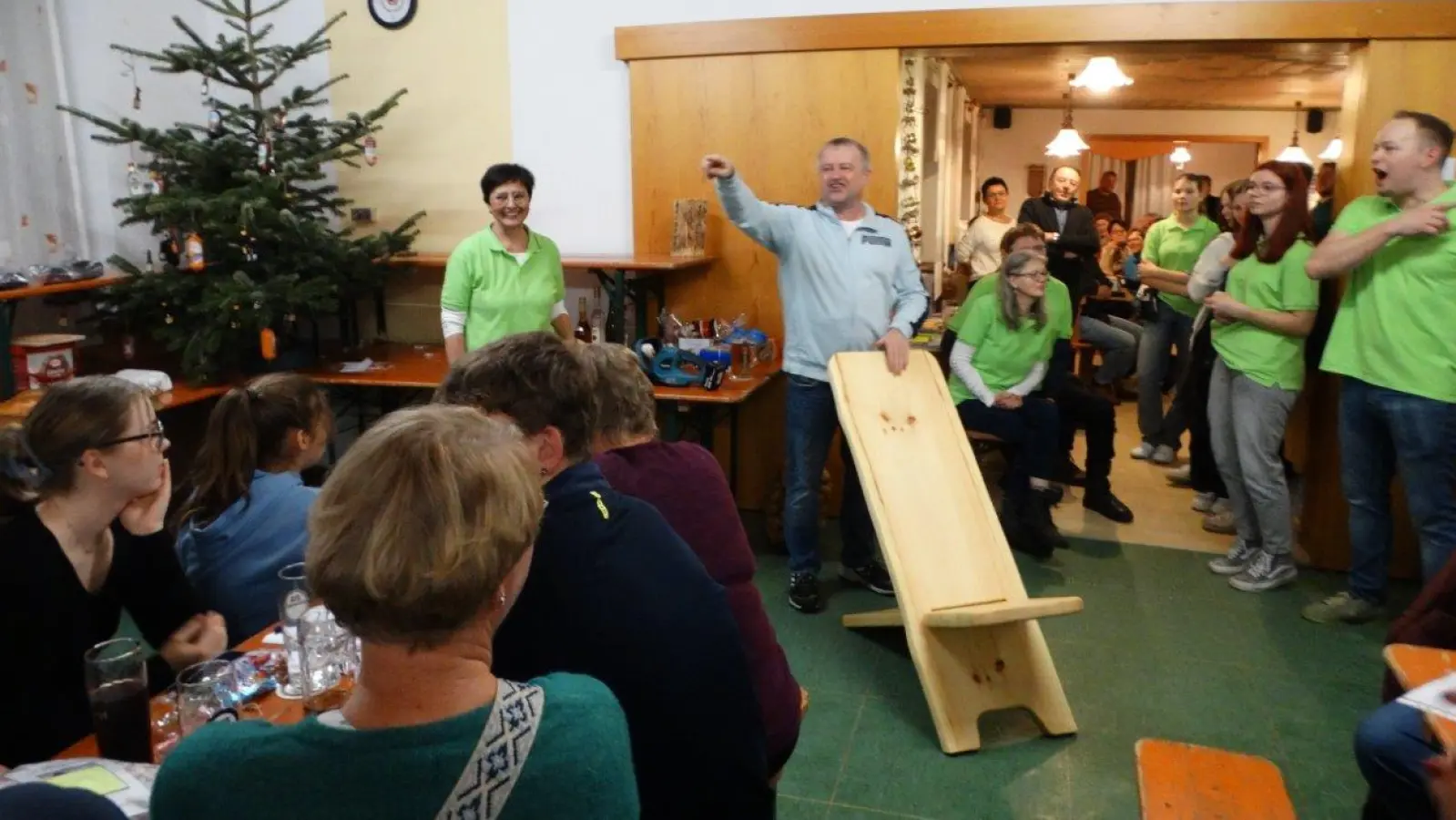 Versteigerer Rainer Wegmann in seinem Element. (Bild: Tanja Wegmann)