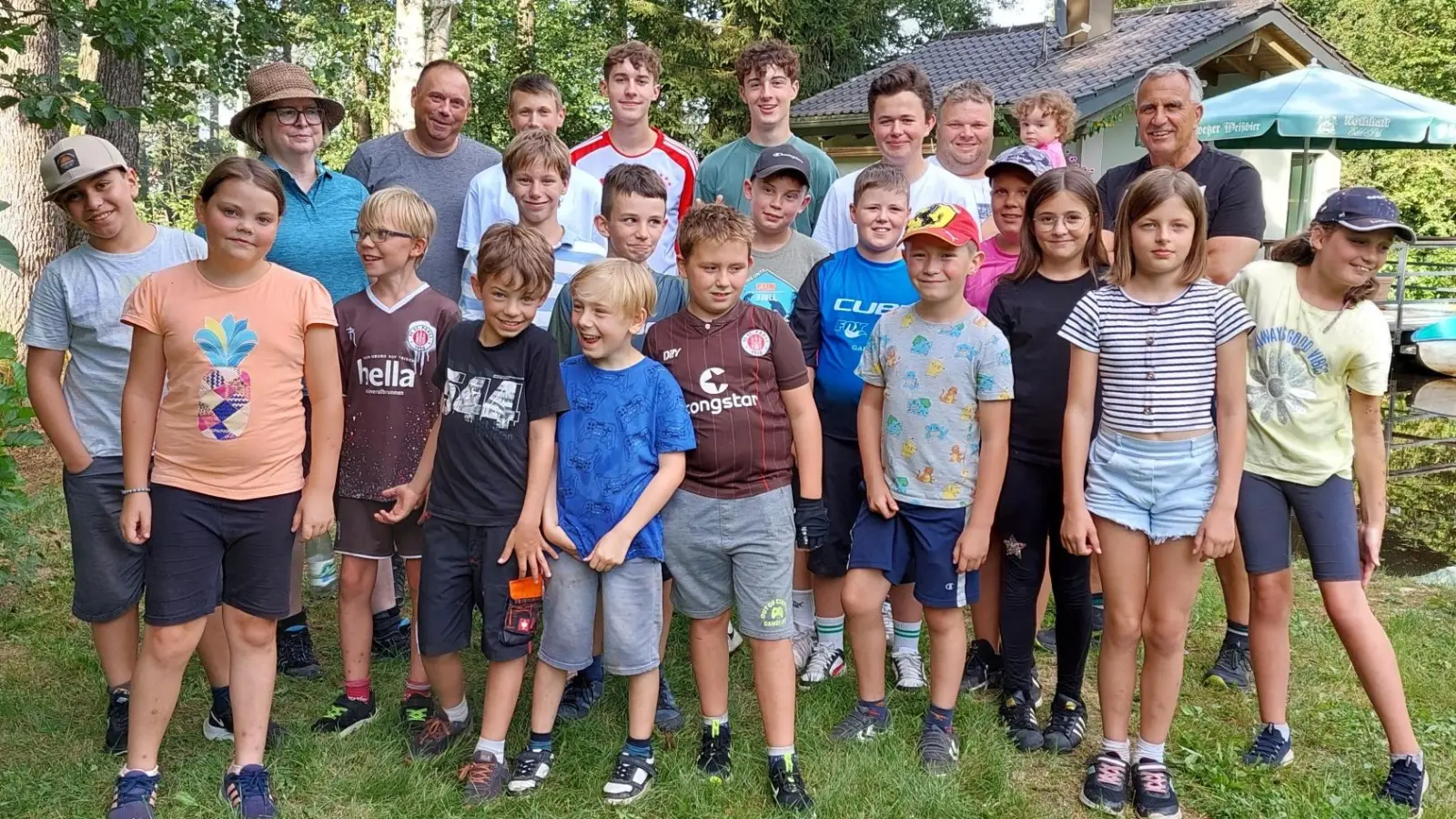 Strahlende Kinderaugen beim gelungenen Ferienprogramm der Freien Wähler Waldershof. (Bild: Anton Spörrer)