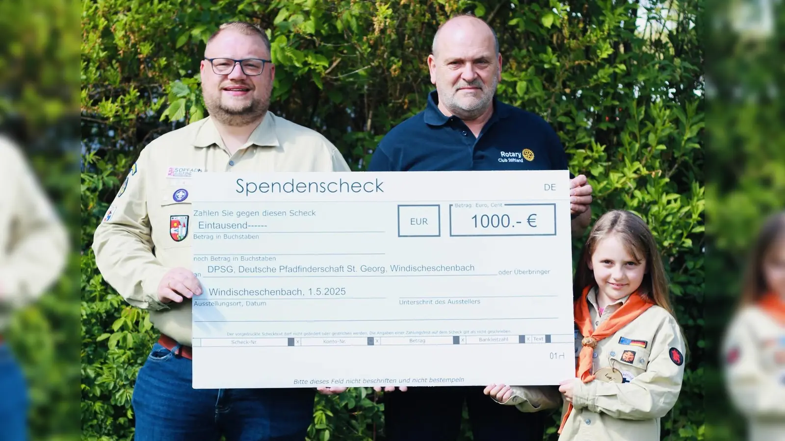 Hubert Heinzl - Rotary Club Stiftland (Mitte), Max Landgraf - GSG Windischeschenbach (links) mit Tochter Leni - Pfadfinder Windischeschenbach (rechts)  (Bild: Max Landgraf)