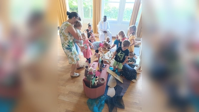 Das Kleinkinder-Godi-Team hatte zum Mitmachgottesdienst eingeladen. Thema: Die Geschichte von Noah und der Arche. (Bild: Roman Melzner/exb)